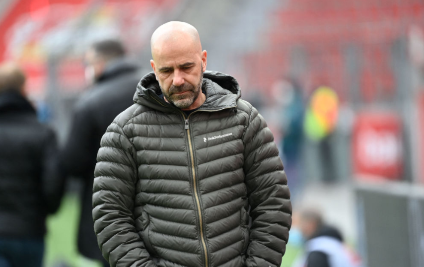 爱游戏体育-军车开道震撼视频