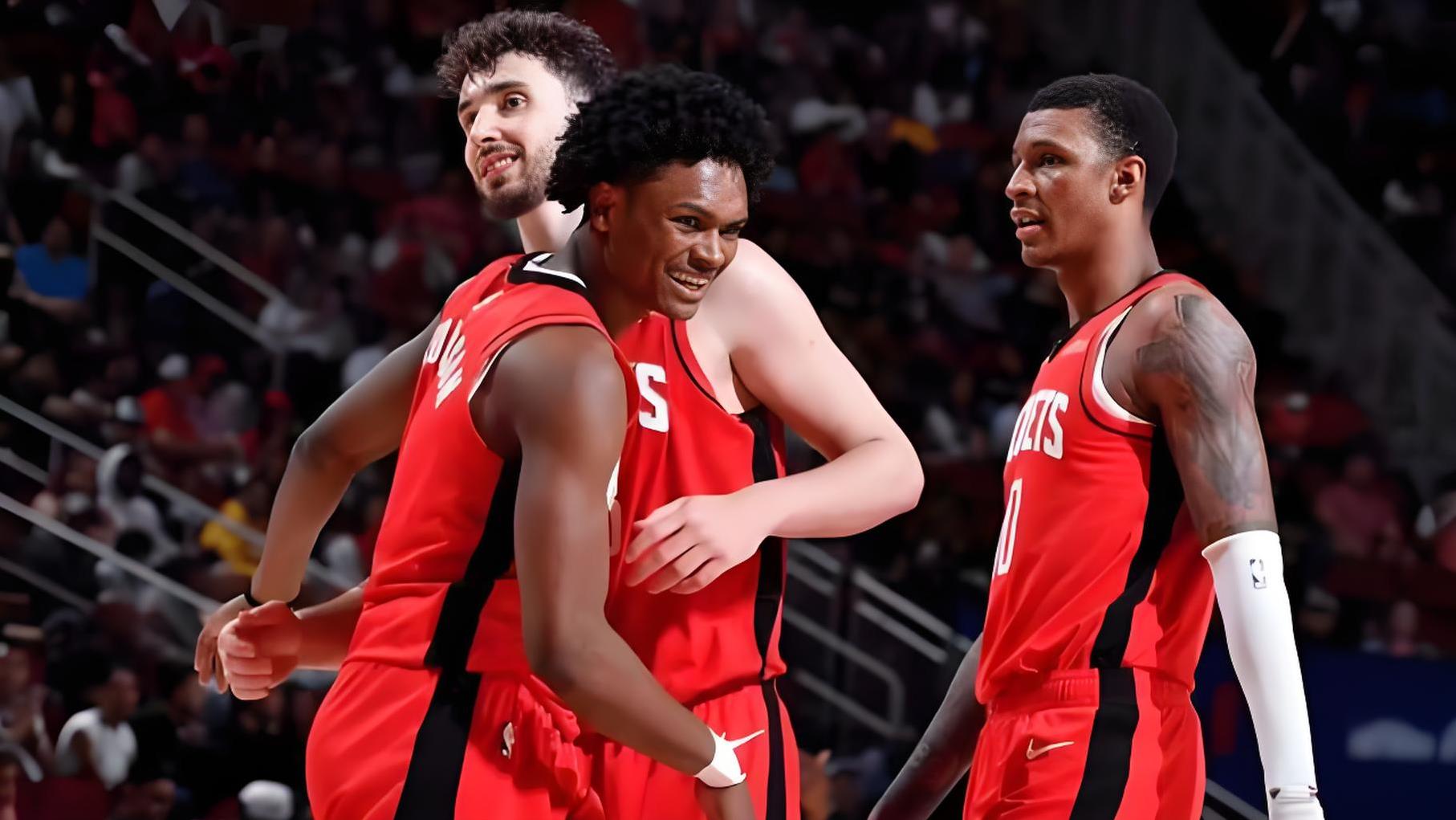 爱游戏-关于洛杉矶湖人发布备战花絮；集结日状态回暖；中超任务艰巨；赛程密集仍需轮换的信息