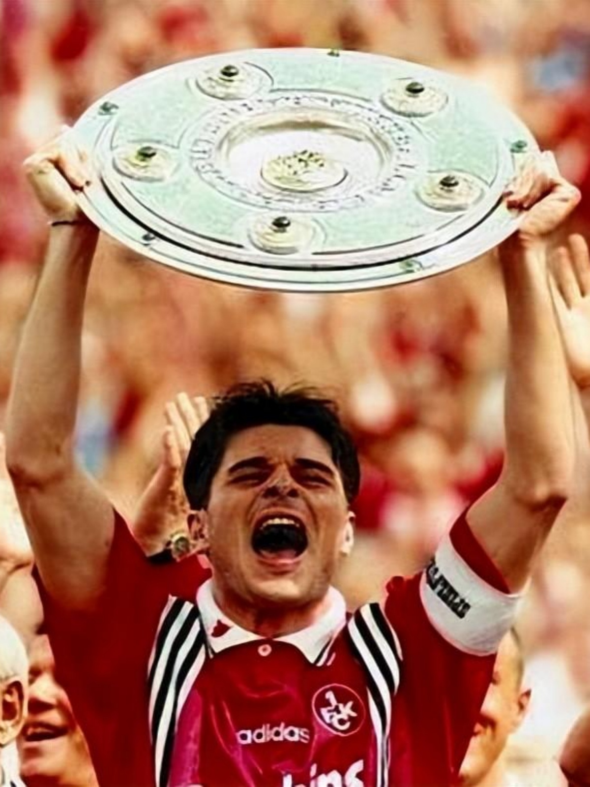 爱游戏-西汉姆训练开放日，加时末段主帅复盘引欢呼，德国杯在即，团队化学反应显著的简单介绍